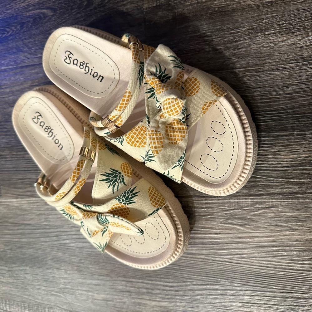 Pineapple Print Women's Sandals - Picture 3 of 6
